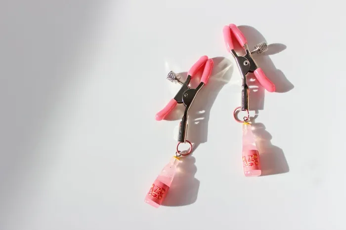 Vibrators Cute Cruelty Strawberry Soda Screw Clamps