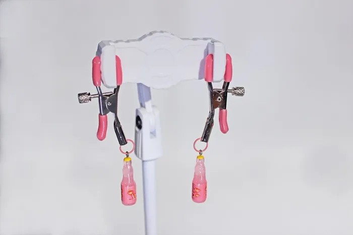 Vibrators | Cute Cruelty Strawberry Soda Screw Clamps